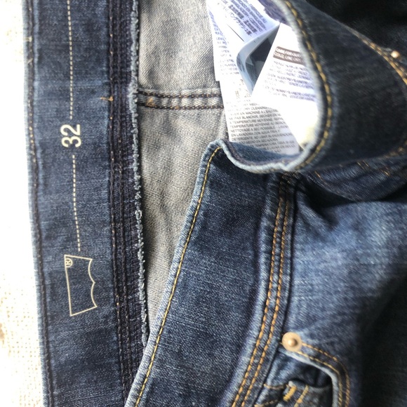 Levi’s strauss in great condition size 32 - Picture 6 of 6